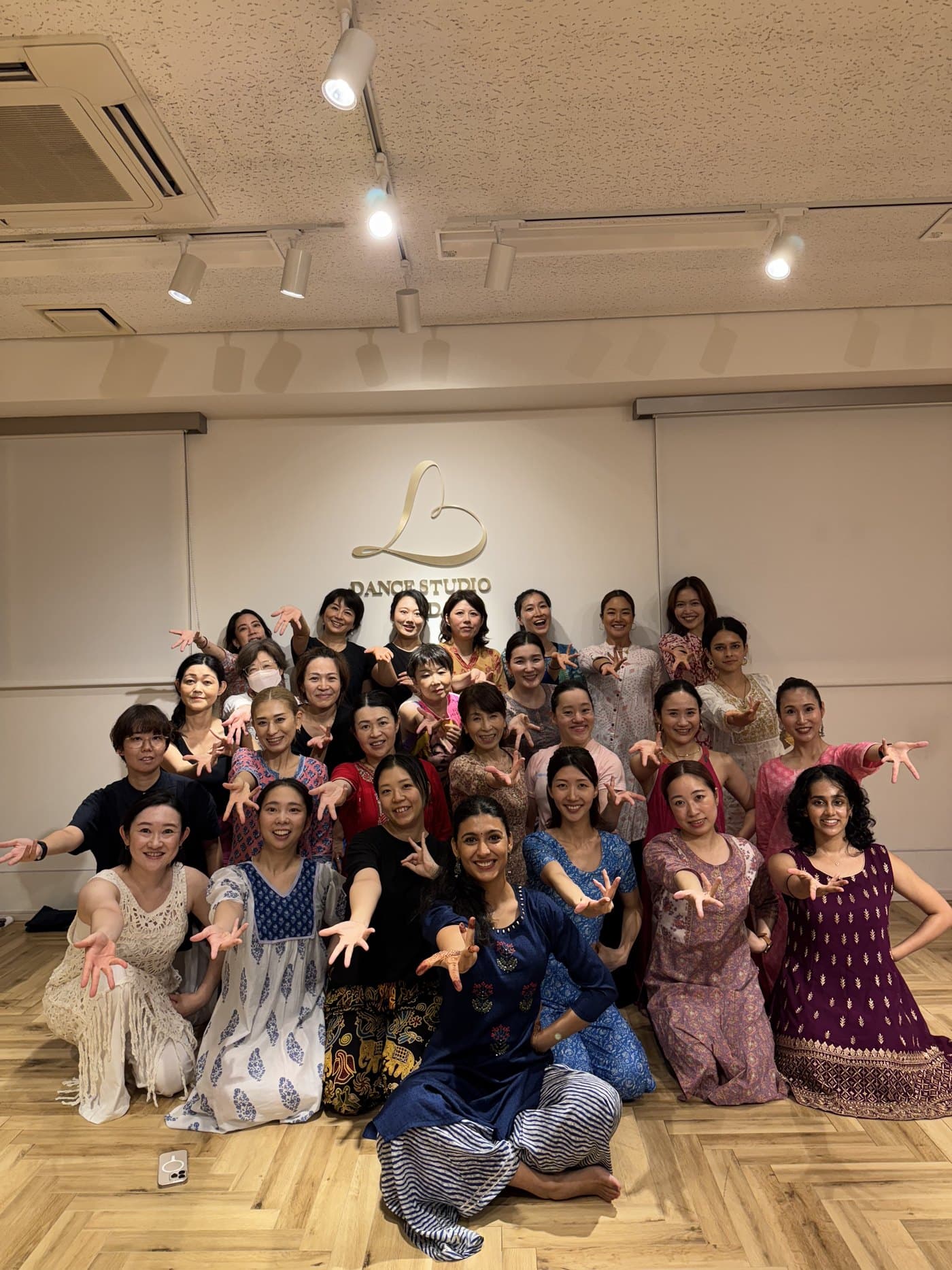The Saturday Tokyo class together in the studio